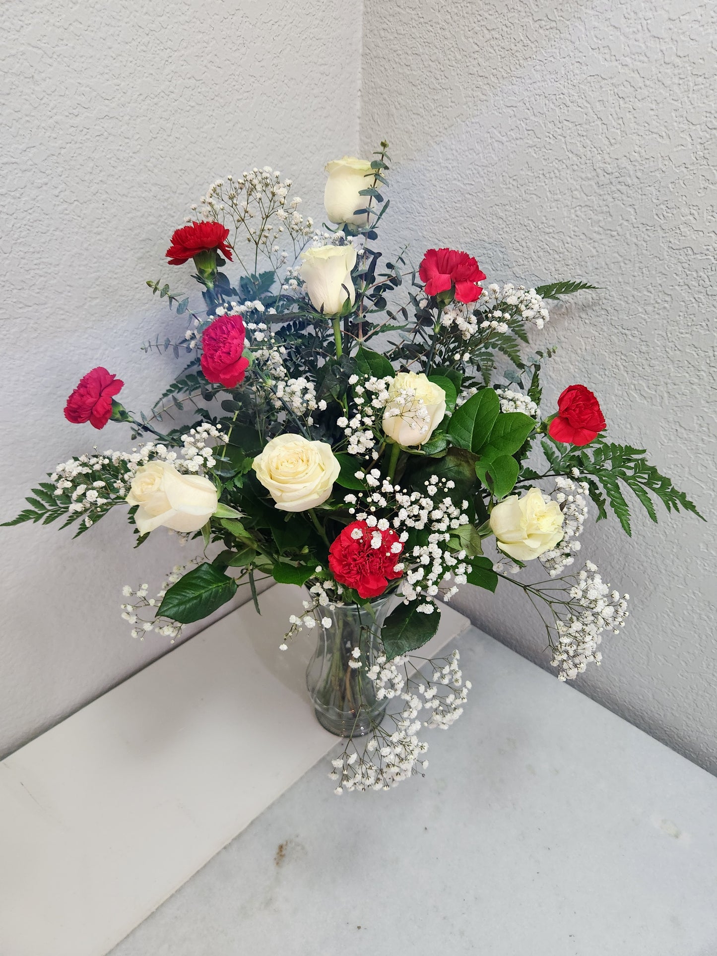 6 Premium WHITE Roses & 6 RED Carnations