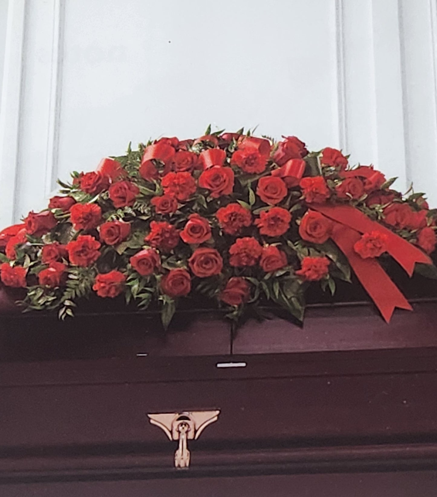 Sympathy Casket Cover – Elegant Funeral Casket Spray Arrangement