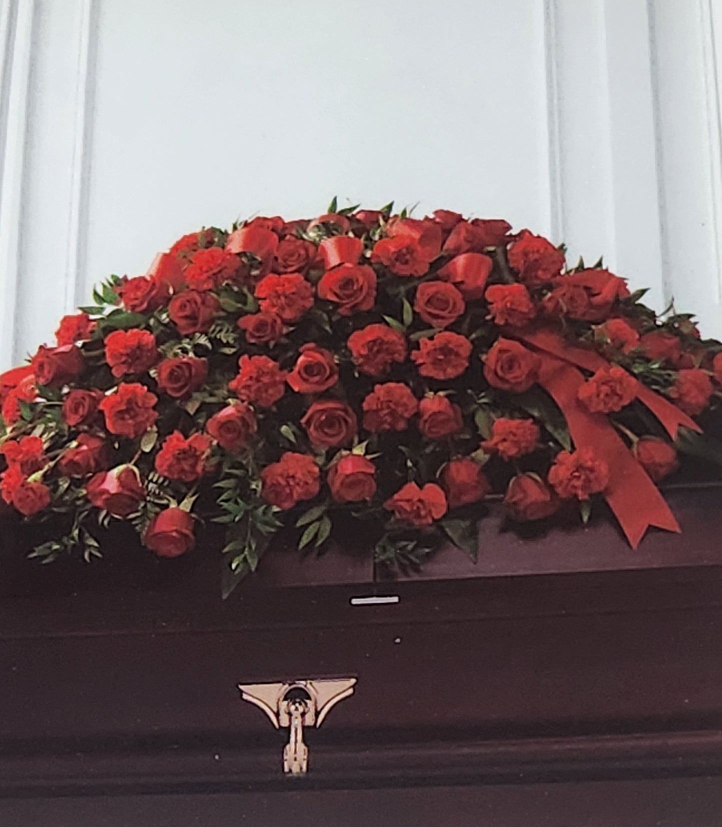 Sympathy Casket Cover – Elegant Funeral Casket Spray Arrangement